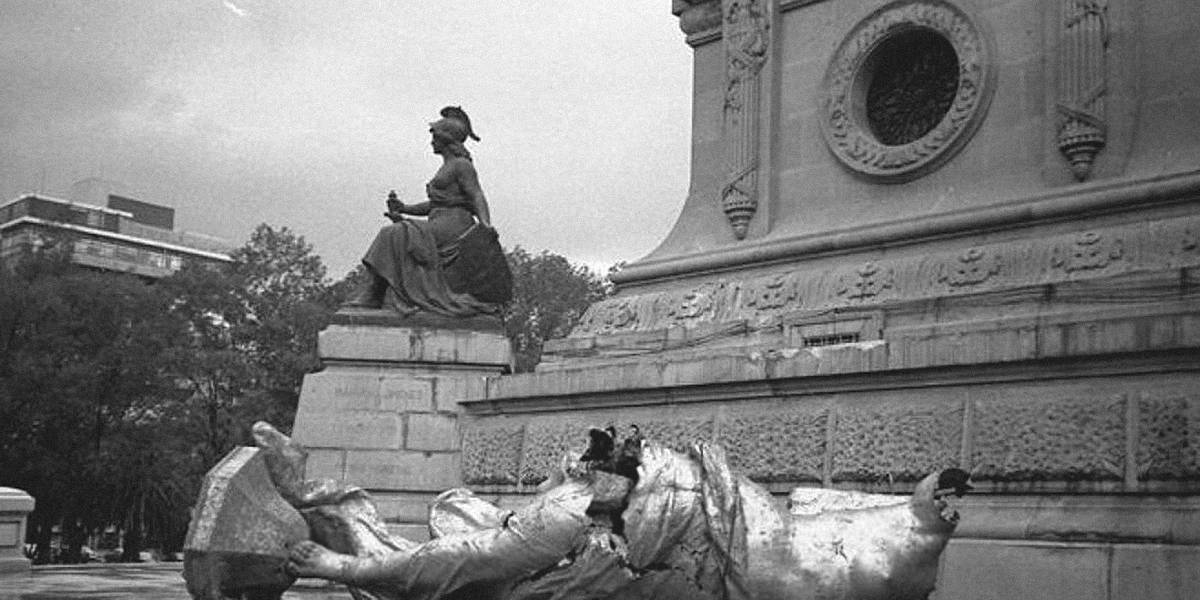 Ángel de la Independencia se cae en el terremoto de 1957
