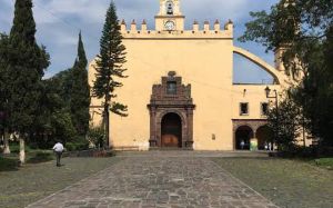 Catedral de Xochimilco.jpg